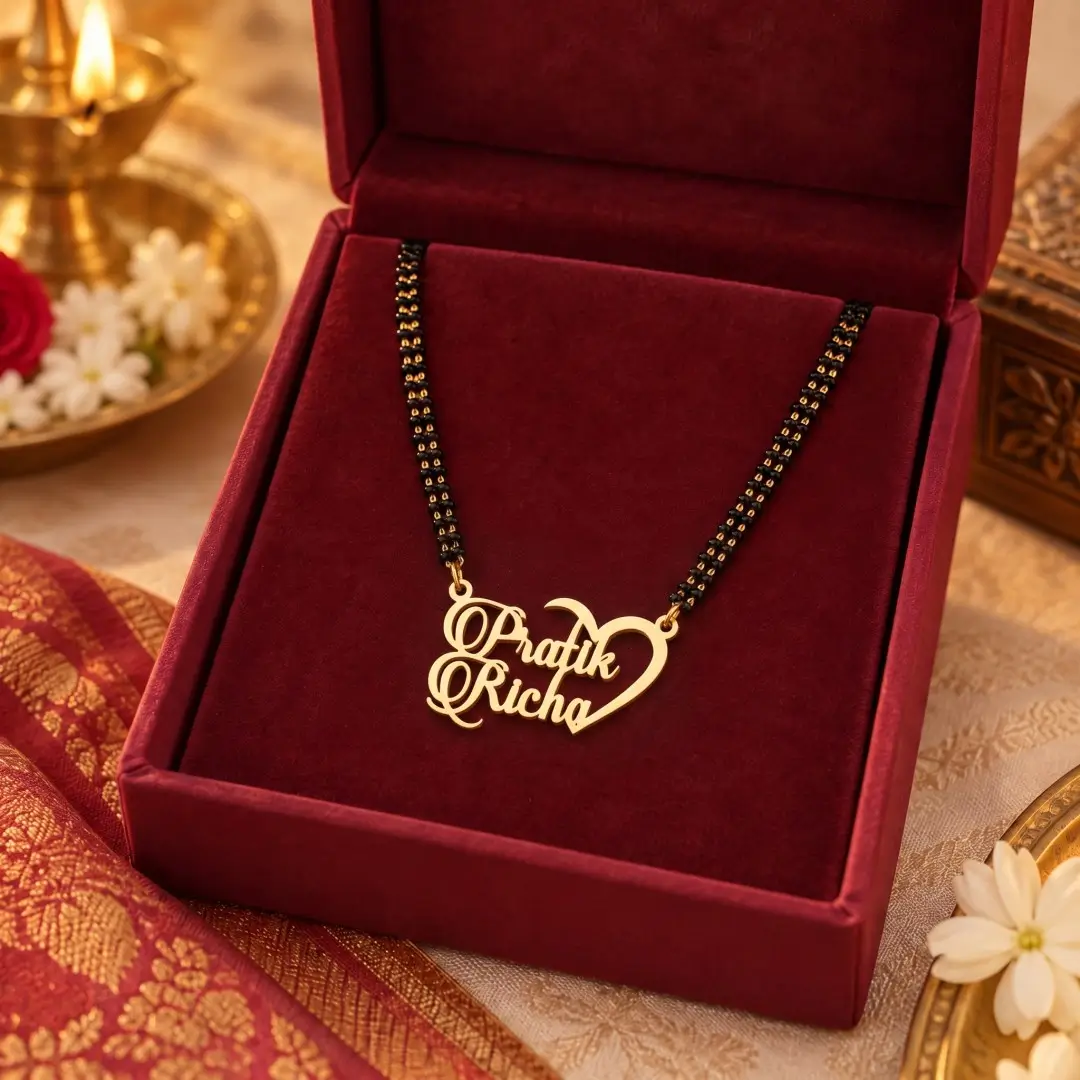 Half Heart Couple Name Necklace – With a black-beaded chain in a red display box Half Heart Couple Name Necklace with a black-beaded chain in a red display box